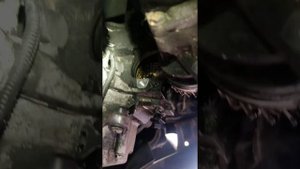Kurbelwellensensor VW T5 2,5 Diesel ausbauen erneuern - crankshaft sensor - замена датчика коленвал