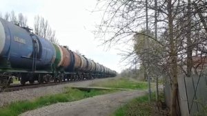2ТЭ116-1717 с наливным поездом следует на перегоне Палагиада-Старомарьевкая и приветливая бригада.