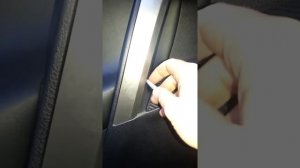 Снятие обшивки двери  Toyota RAV 4 IV.