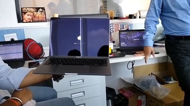 Unboxing of New Apple MacBook Pro 2022 M2, 13 3 inch, 8GB, 256GB, macOS Monterey, Space Grey смотреть онлайн