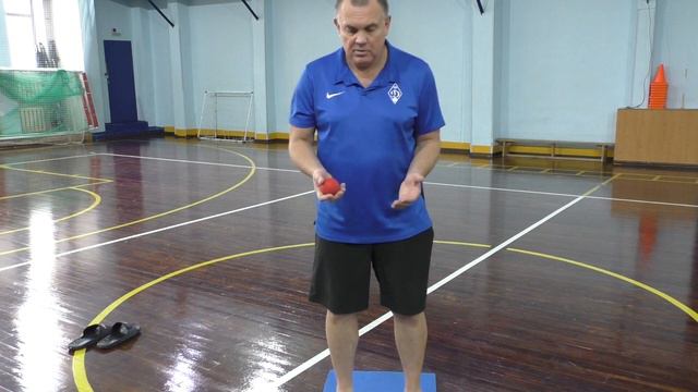 Урок жонглирования 7.0(обучение жонглированию труднообучаемых людей) смотреть онлайн