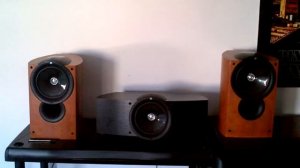 Kef speakers q1 hi - end