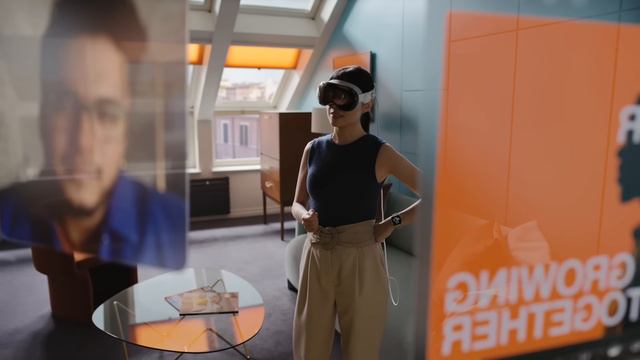 Introducing Apple Vision Pro TX9qSaGXFyg 1920x1080 смотреть онлайн