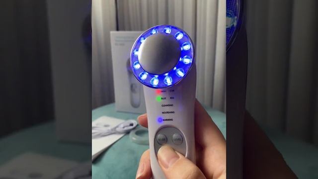 Ультразвуковой прибор для ухода за кожей.