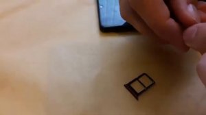 Huawei P30 Lite: How to insert / remove the SIM card?