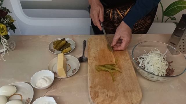 Незаслуженно забытый рецепт салата на праздничный стол смотреть онлайн