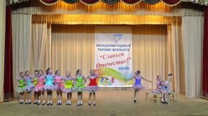 Танец Табуреточка