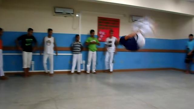 Projeto sementes do amanhã- Capoeira 3 смотреть онлайн