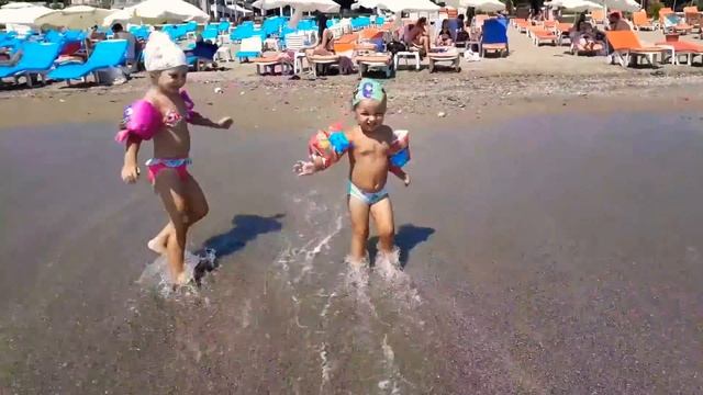 Детские песни- в каждом маленьком ребенке смотреть онлайн