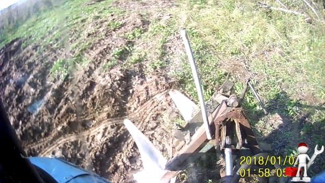 Трактор Т-40/САМОДЕЛЬНЫЙ ПЛУГ/Вспашка целины самодельным плугом/Учимся смотреть онлайн