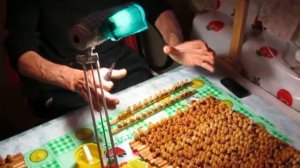 Сбор маточного молочка.