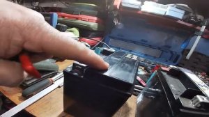 Mercedes-Benz GLK 220 / ставим неоригинальный АКБ