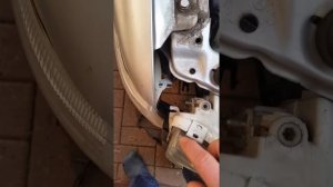 ВОЛЬВО S40 КАК СНЯТЬ ФАРУ