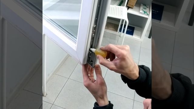 Чем и как правильно смазать пластиковые окна смотреть онлайн