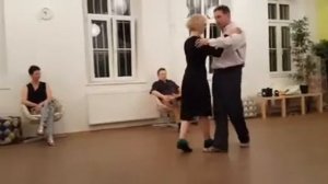 Anton Volkov / tango lesson / medio giro