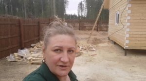 Начали делать пол в доме. Сетка от грызунов, доска с низу, утепляем пол.