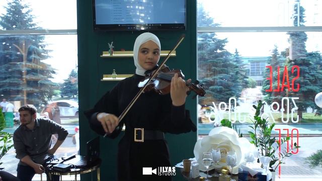 Очень красиво сыграла на скрипке ингушка Зухра Нальгиева