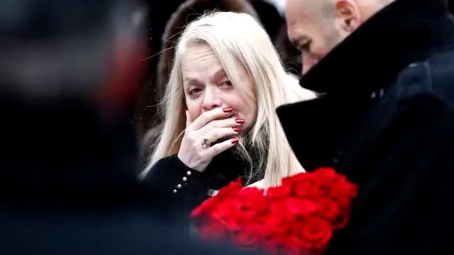 Отец еле стоял на пoxopoнax Хворостовского, Долина рыдала сильнее жены !!! смотреть онлайн