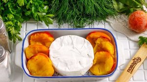 Камамбер с персиками в духовке
