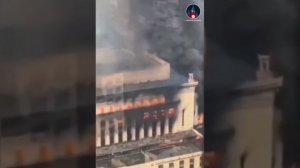 В Марселе мигранты сожгли самую большую библиотеку Франции.