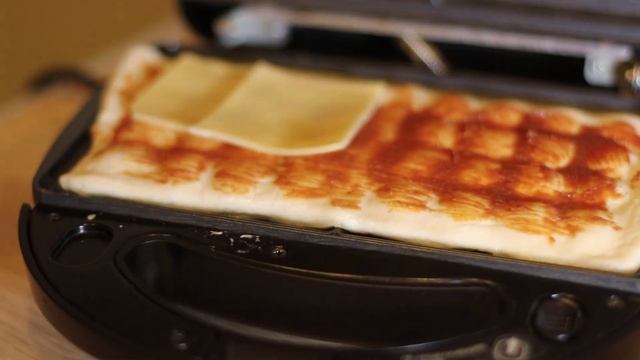 ПИЦЦА -ВАФЛИ. Закрытая пицца. Pizza. Рецепт для мультипекаря REDMOND