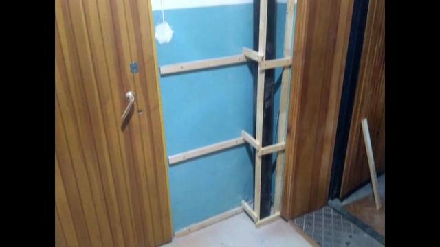Обшивка панелями МДФ тамбура на этаже. Дешево и красиво. Бюджетное решение