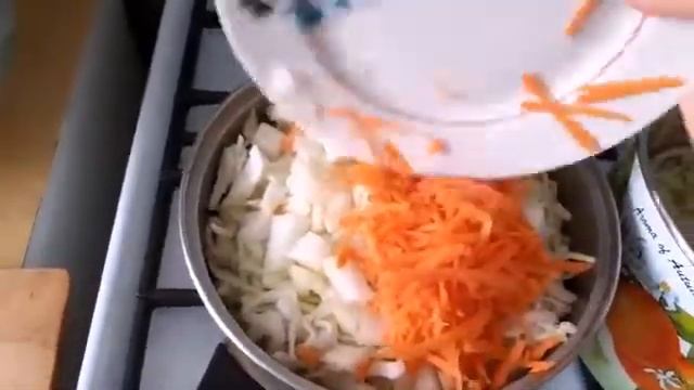 Тушоная капуста с мясом.Рецепт. смотреть онлайн