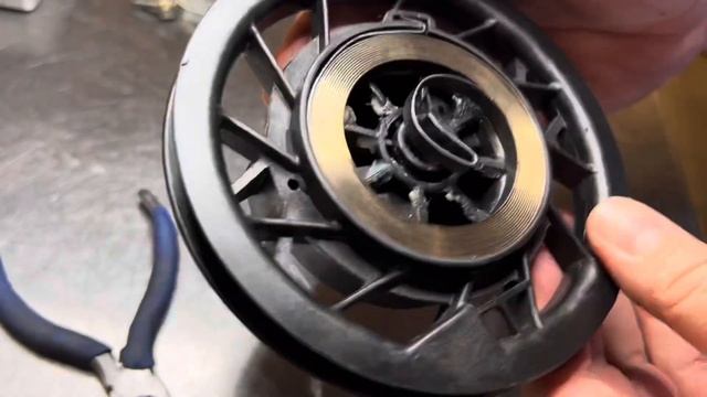 Lumilingon vetostartin palautusjousen korjaus смотреть онлайн