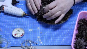 Мастер-класс "Корзина из шишек"