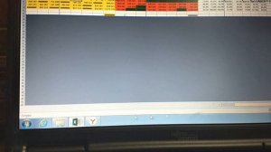 Excel скрывает данные серой заливкой