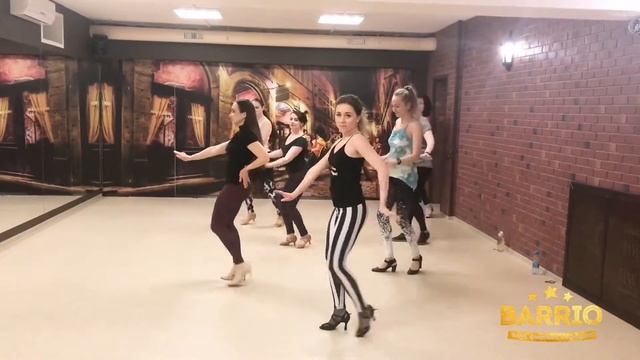 Женский стиль бачата с Мари, Barrio смотреть онлайн