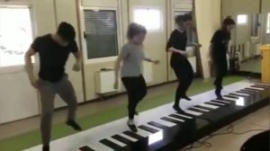 ШОК!!! МАШИНЫ ПОЮТ ПЕСНЮ DESPACITO!!!