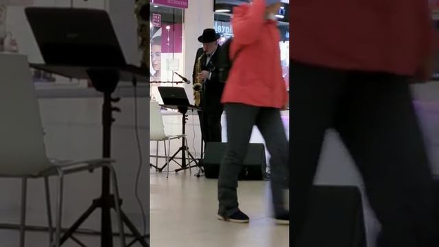 Сургут Сити Молл саксофонист смотреть онлайн