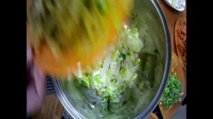 Диетический оливье с курицей без картошки