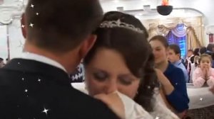 Шикарный подарок от отца дочери на свадьбе))Очень трогательная песня)