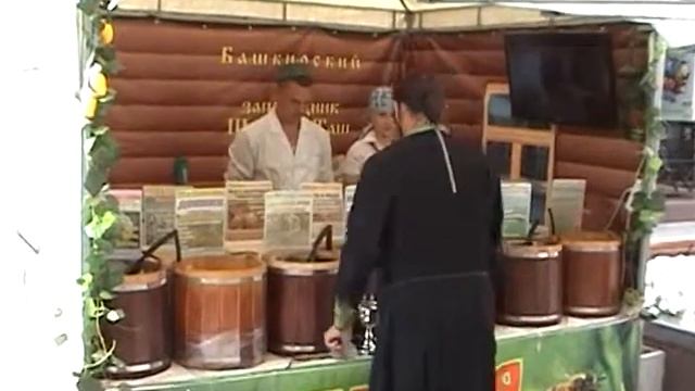 Ярмарка мёда на Бульваре Роз освещение продукции 14 08 2015 г смотреть онлайн