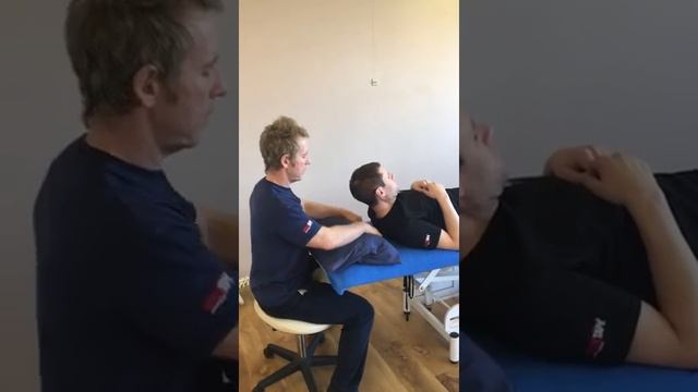 MET / soft tissue treatment for the neck muscles - trapezius and Levator Scapulae смотреть онлайн