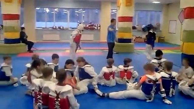 Спаринги по таэквондо. Это мощь смотреть онлайн