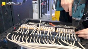 Как красиво уложить кабель с помощью кабельной гребенки