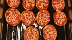 Мини ПИЦЦА!!! Пицца на СКОрую руку!!! САмый БЫСТРЫЙ, ПРОСТОЙ и ВКУСНЫЙ рецепт!!!