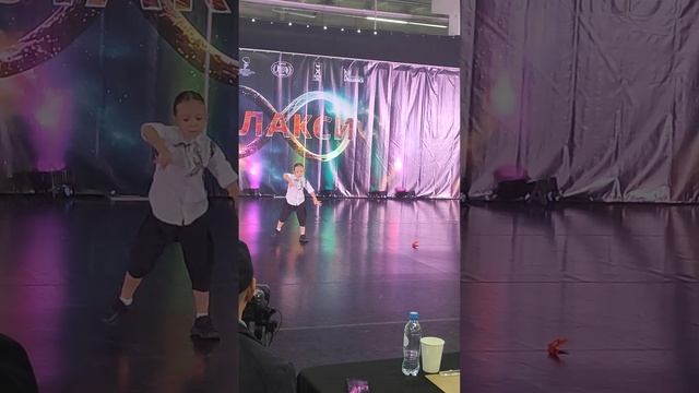 Рябошапка Ева,соло "Слова,как птицы". смотреть онлайн