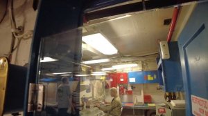 Американский авианосец Midway. Как живут и служат американские морячки. Где едят и где спят.