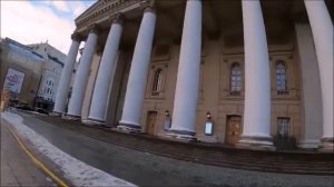 у метро "Театральная"