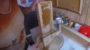 Майский мёд....Процесс откачки мёда, от и до.....