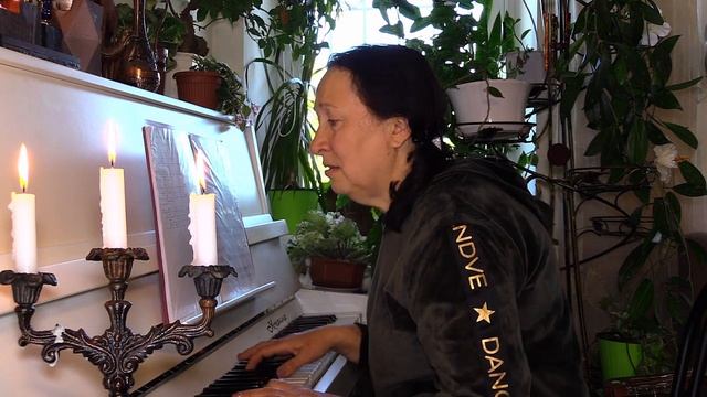 А свеч плачут для людей... Наталья Середа за фортепиано и Александр смотреть онлайн