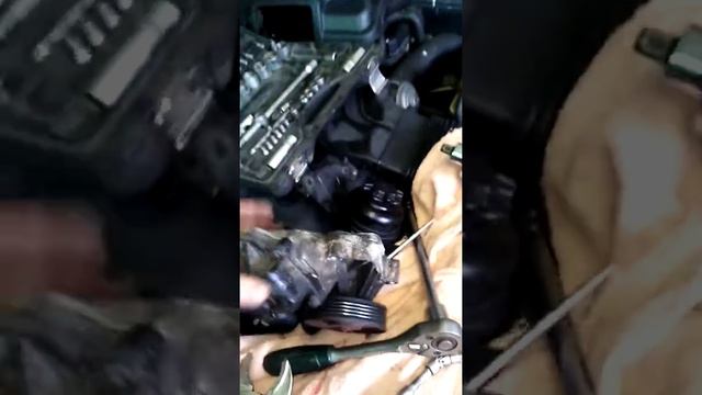 Замена Помпы Ровер 75 2.0TDI.Replacement Pump Rover 75 2.0 TDI смотреть онлайн