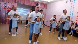 Танец  на 23 февраля " Доча"