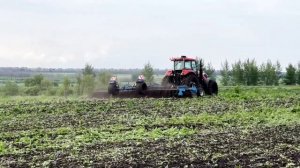 ТРАКТОР тащит слишком широкий ДИСКАТОР !! YTO 240лс. тянет 8м Софтер Farmet