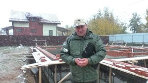 Устройство цокольного этажа из фундаментных блоков.  Устройство стен.