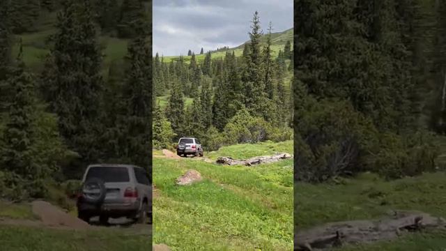 Toyota Land Cruiser 100 в горах Казахстана. 2700 meters above sea level. Kazakhstan. Summer 2022.